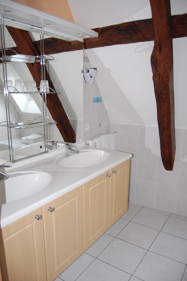 Appart'Hotel La Suze Sur Sarthe Экстерьер фото